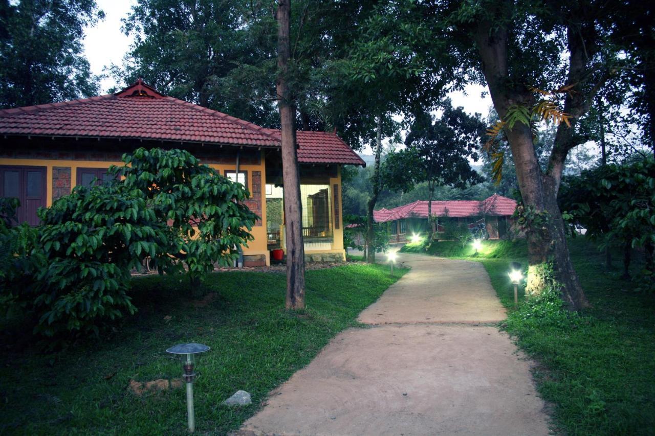 Agraharam Resorts Thirunelly Esterno foto